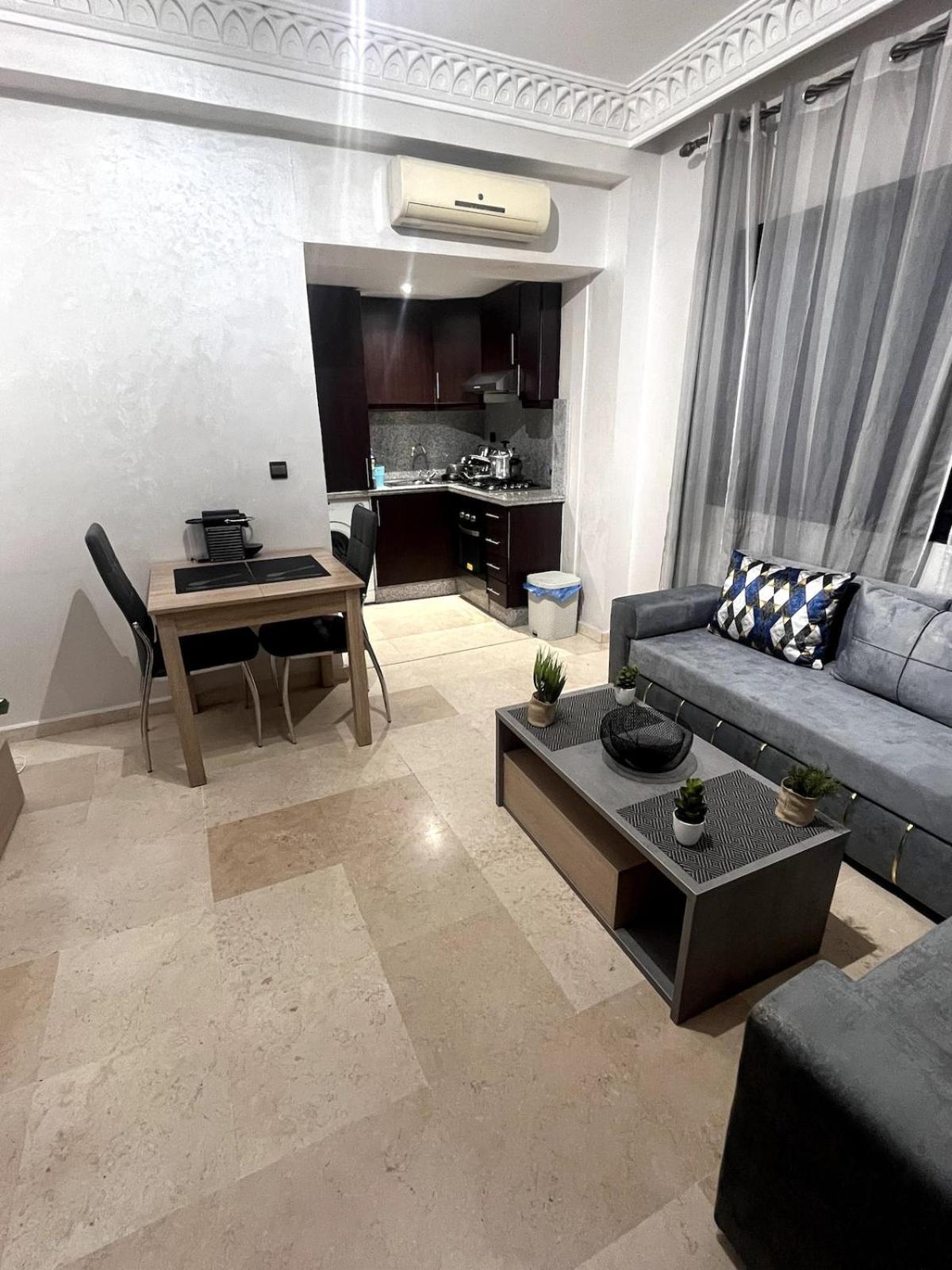 Moderne Avec Terrasse, Piscine Et Parking A Gueliz, Marrakech