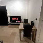 Studio Moderne Avec Terrasse, Piscine Et Parking A Gueliz, Marrakech