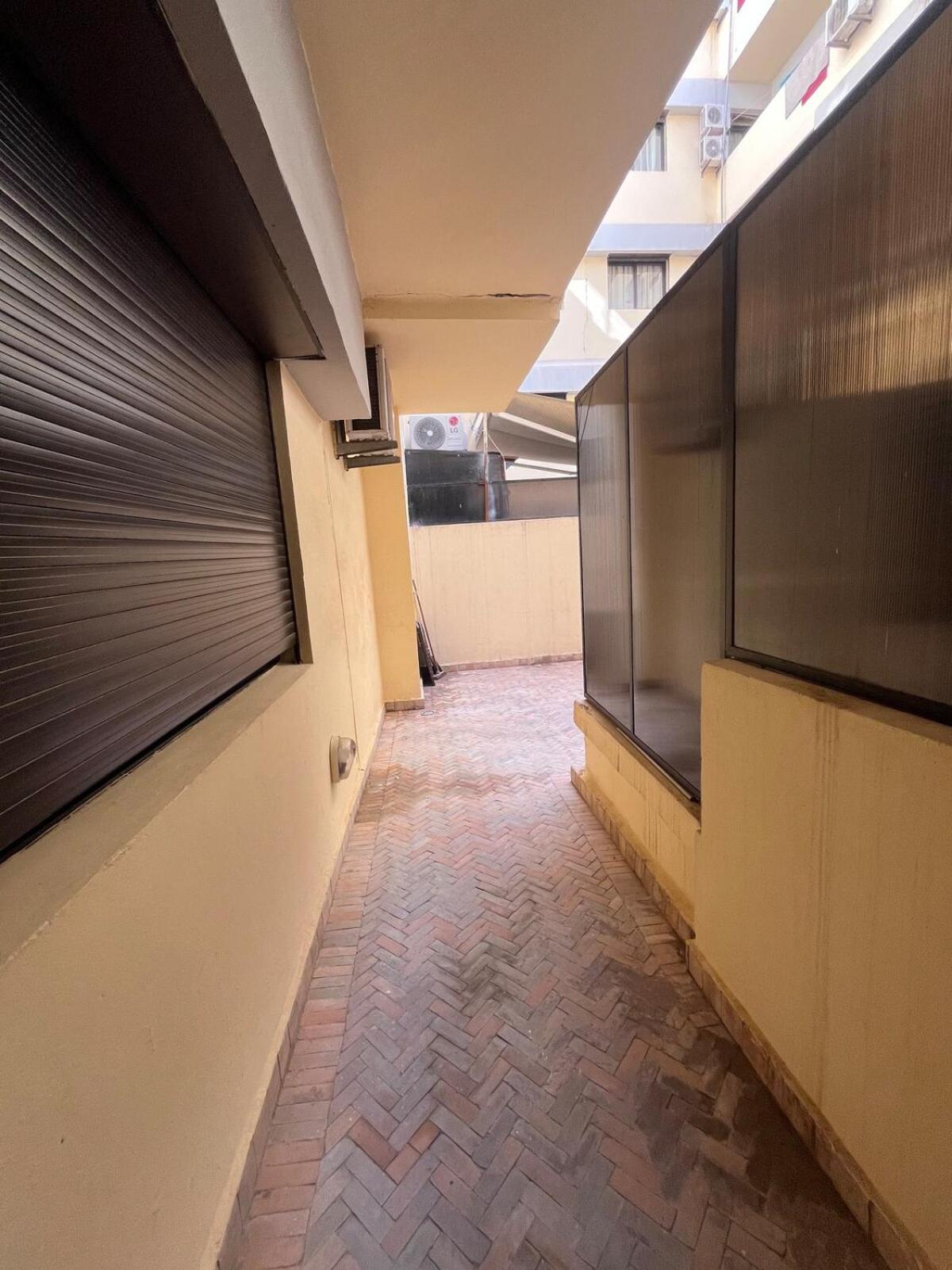 Moderne Avec Terrasse, Piscine Et Parking A Gueliz, Marrakech Appartement Marrakesh
