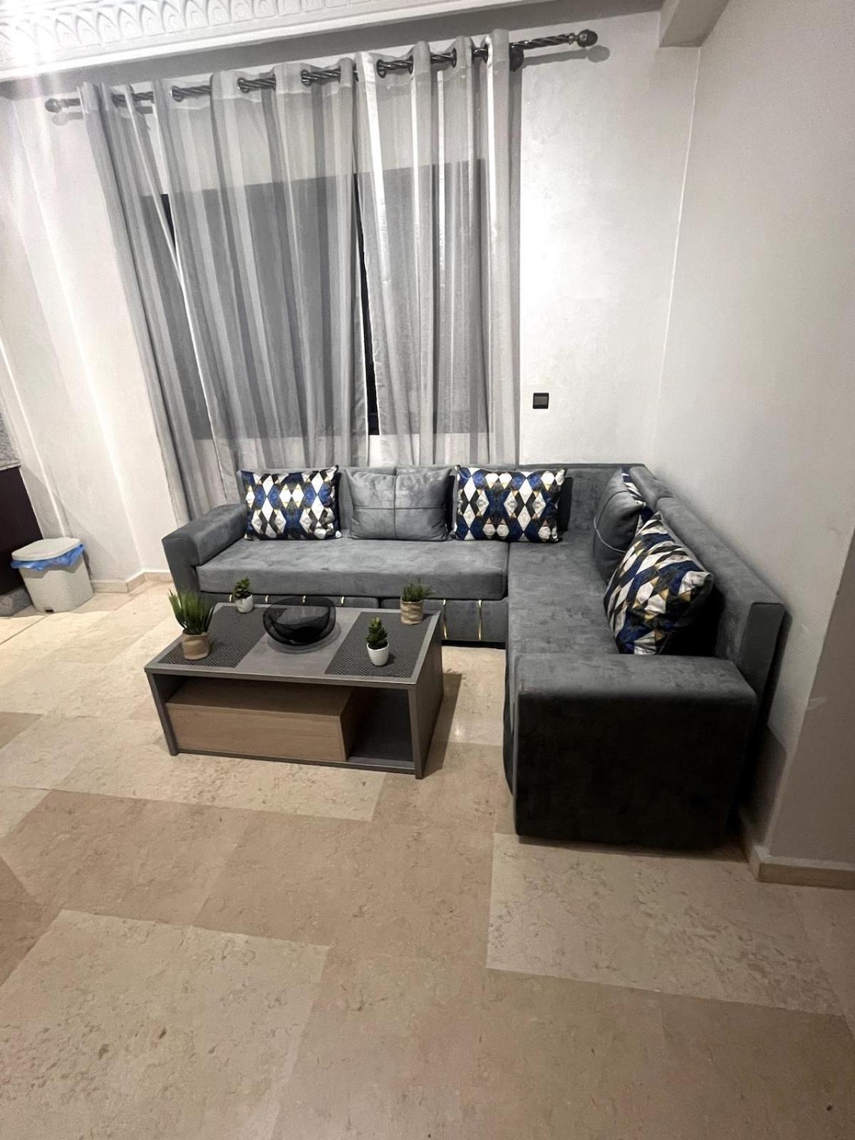 Moderne Avec Terrasse, Piscine Et Parking A Gueliz, Marrakech Appartement *